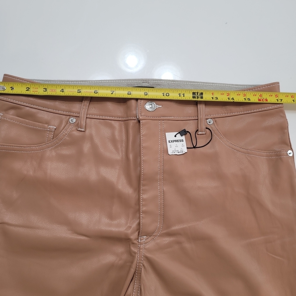 Express Women's Cropped Super High Waisted Faux Leather Straight Leg Pant - Picture 8 of 12